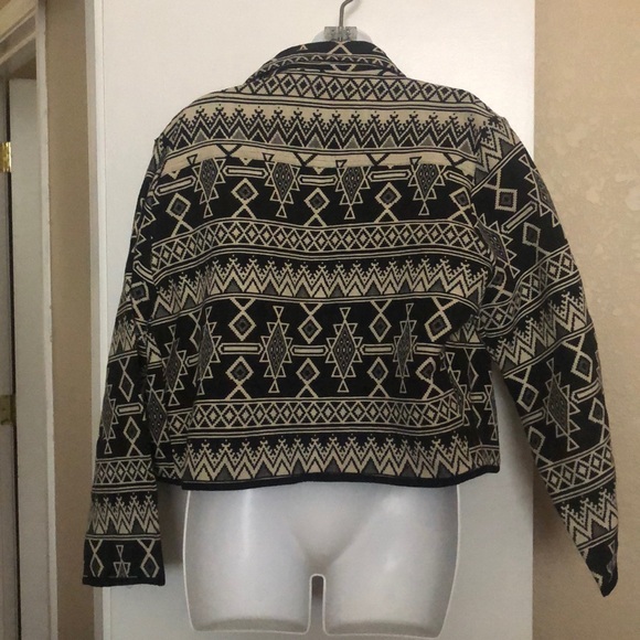 Native inspired jacket - Picture 3 of 3